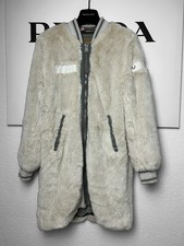 🤍 True Religion Mantel