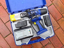 Gesipa PowerBird Pro - Blindnietgerät im Koffer Nietgerät 2 Akkus 