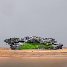 Kunstfelsen Deko mit Moos für