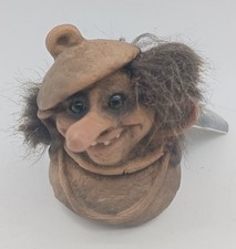 NyForm: Troll im Kessel