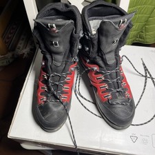 Steigeisenfester Bergschuh