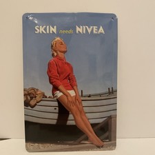 Skin Needs Nivea - Blechschild Gewölbt - Geprägt Ca. 30 X 20 Cm / Gebraucht