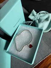 Tiffany & Co. Gliederarmband mit Herzanhänger in Silber in Geschenkbox, Schmuck