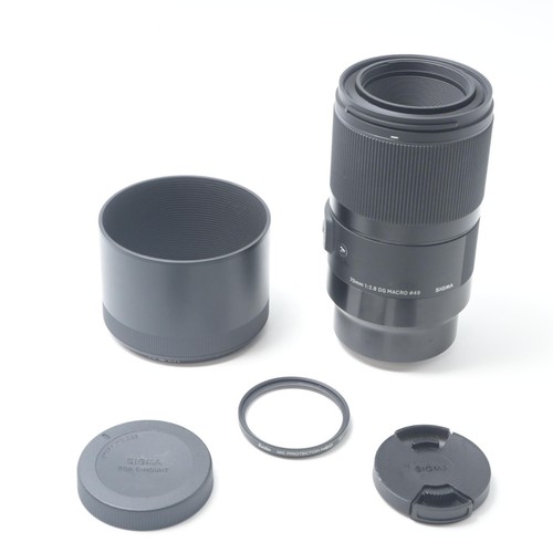 Sigma art 70mm dg macro - 70mm, f2.8