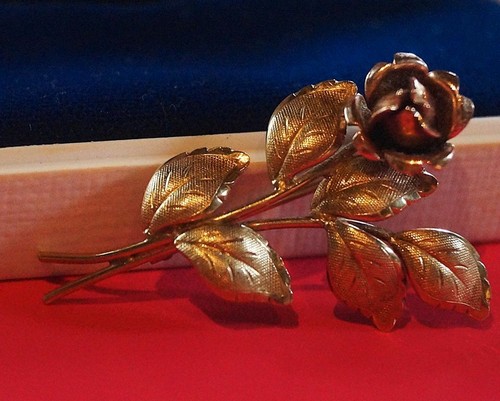 Rosenbrosche 333er gold