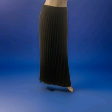 langer, eleganterPlissee Rock