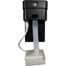 Schwarzer Wasserspender für