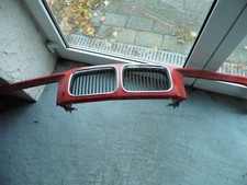 Kühlergrillhalter mit Grill