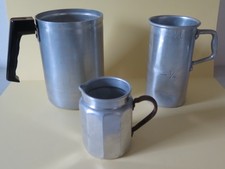 3 Teile Krug Kanne Milchkrug Messbecher Antik Alu Aluminium