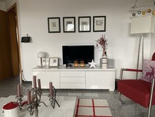 BESTÅ BURS TV-Bank, Hochglanz