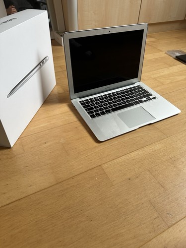 Macbook air 2015 i5 - 13”,
