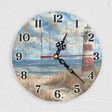 Wanduhr aus Glas mit Leuchturm