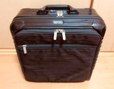 Rimowa Salsa Deluxe Hybrid