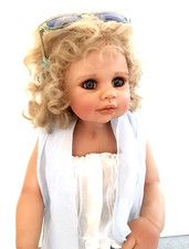 Tippi von Monika Levenig Künstlerpuppe aus Vollvinyl, 68 cm, mit Zertifikat, Top