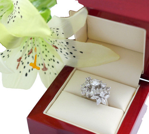 Ring white gold - , brilliant