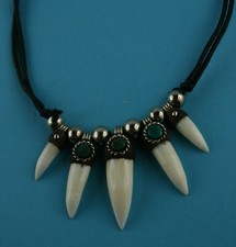 Alligator Zahn Kette aus Peru  Anhänger Amulett Krokodil