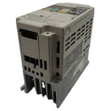 PQ3885 Frequenzumrichter Omron Yaskawa CIMR-J7AZB0P4