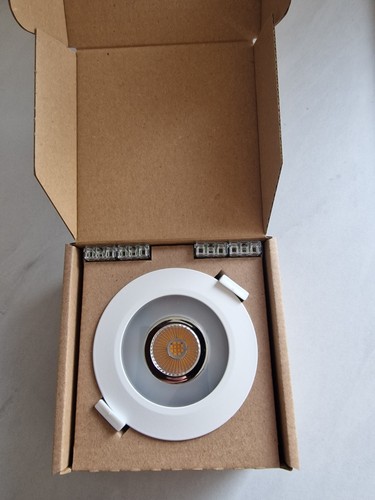 Loxone led spot - rgbw, tree