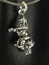 Charms Anhänger Sterlingsilber Wichtel mit Flöte auf Pilz - herzig & gutmütig