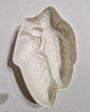 Schöne alte Puddingform Sturzform Keramik Zapfen Weihnachten