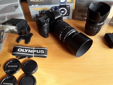Olympus E-30 Komplettpaket Zuiko ED 70-300mm Zuiko Zuiko 18-180mm BlitzFL-36R !