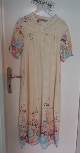 Schönes leichtes sommerkleid - leichtes,