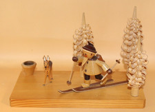 Sandmann auf Ski im Wald 20cm