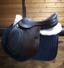 Amerigo Vega Jump Saddle 18"