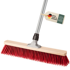 Straßenbesen mit Stiel –