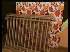 Laufstall von Herlag 100x100cm aus hellem Holz