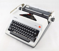 Olympia MONICA Schreibmaschine