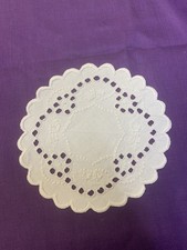 Deckchen  Antik Lochstickerei