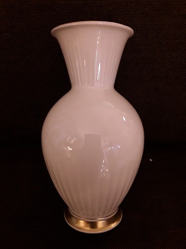 Porzellanvase cremeweiß