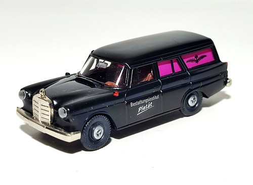 Mercedes 190 pietät - mercedes,