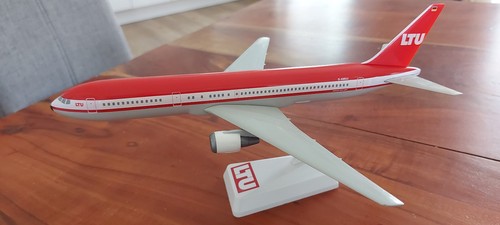 Flugzeugmodell boeing 767 300 - flugzeugmodell, 767-300