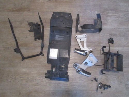 Unterverkleidung - ,