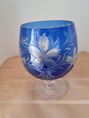 Kobaltblauer kelch aus glas - aus,
