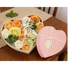 Nachdenkliche Herzbox