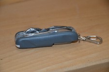 Taschenmesser, 13 Funktionen, absolut neuwertig, mit Karabinerhaken, praktisch!