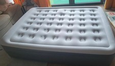 Gästebetten selbstaufblasend, Maße 1,20m x 2,00m Dreamzone, mit Motor