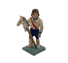 Grulicher Krippenfigur, Junge mit Steckenpferd,  > 7 cm < (# 15897)