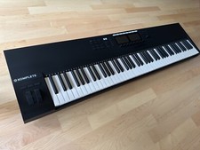 Native Instruments Komplete Kontrol S88 MK2 MIDI Controller Keyboard