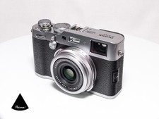 FUJIFILM Fuji X100F silber digital Kompaktkamera APS-C 24,3 MP / 8100 Auslöser