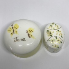 2x Vintage Handarbeit Porzellan Schmuckdose Pillen-/Zucker-/Salzdose in gutem Zustand