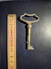 alter Schrank Möbel