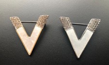2 Stück Modeschmuck Broschen