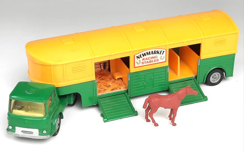 Corgi major toys articulated - corgi,