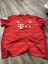 FC Bayern Adidas-Trikot mit BL-Meister Patch und Coutinho-Flock 10 aus Saison 20