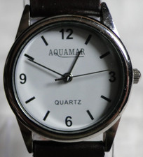 Dunkelbraun/Silber/Weiß AQUAMAR Quarz Analog Armbanduhr