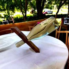 Magischer Weinflaschenhalter
